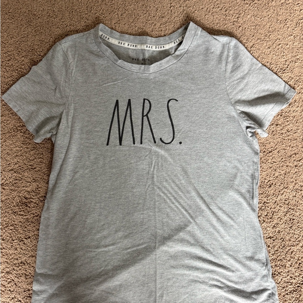 Gray 'MRS.' Graphic T-Shirt